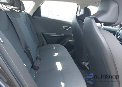 2025 Kia K4 Lxs из США, поврежденный, VIN 3KPFT4DE0SE024145